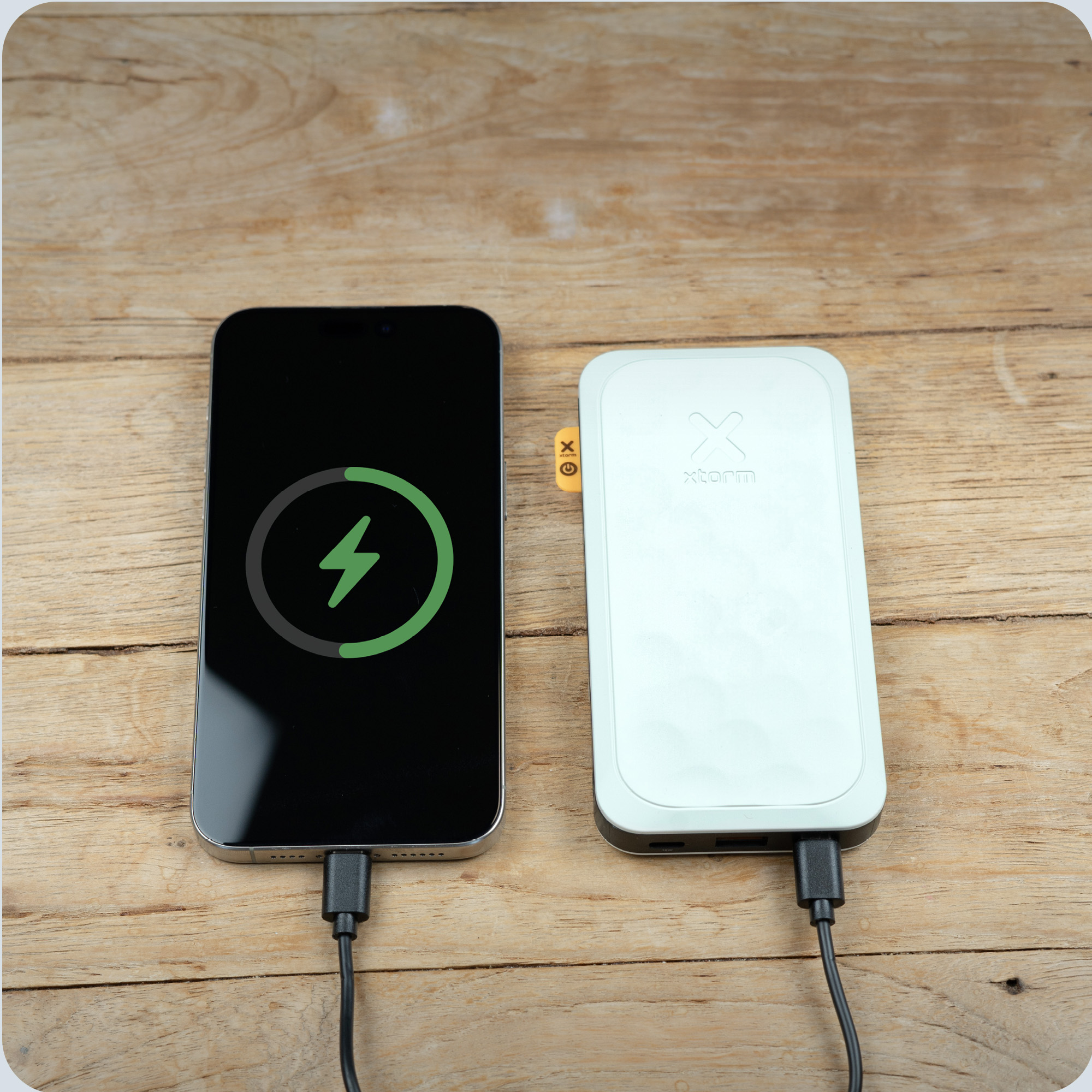 Powerbank XTORM Fuel 10 000 mAh, 22.5W, 2x USB-C / 1x USB-A, biały