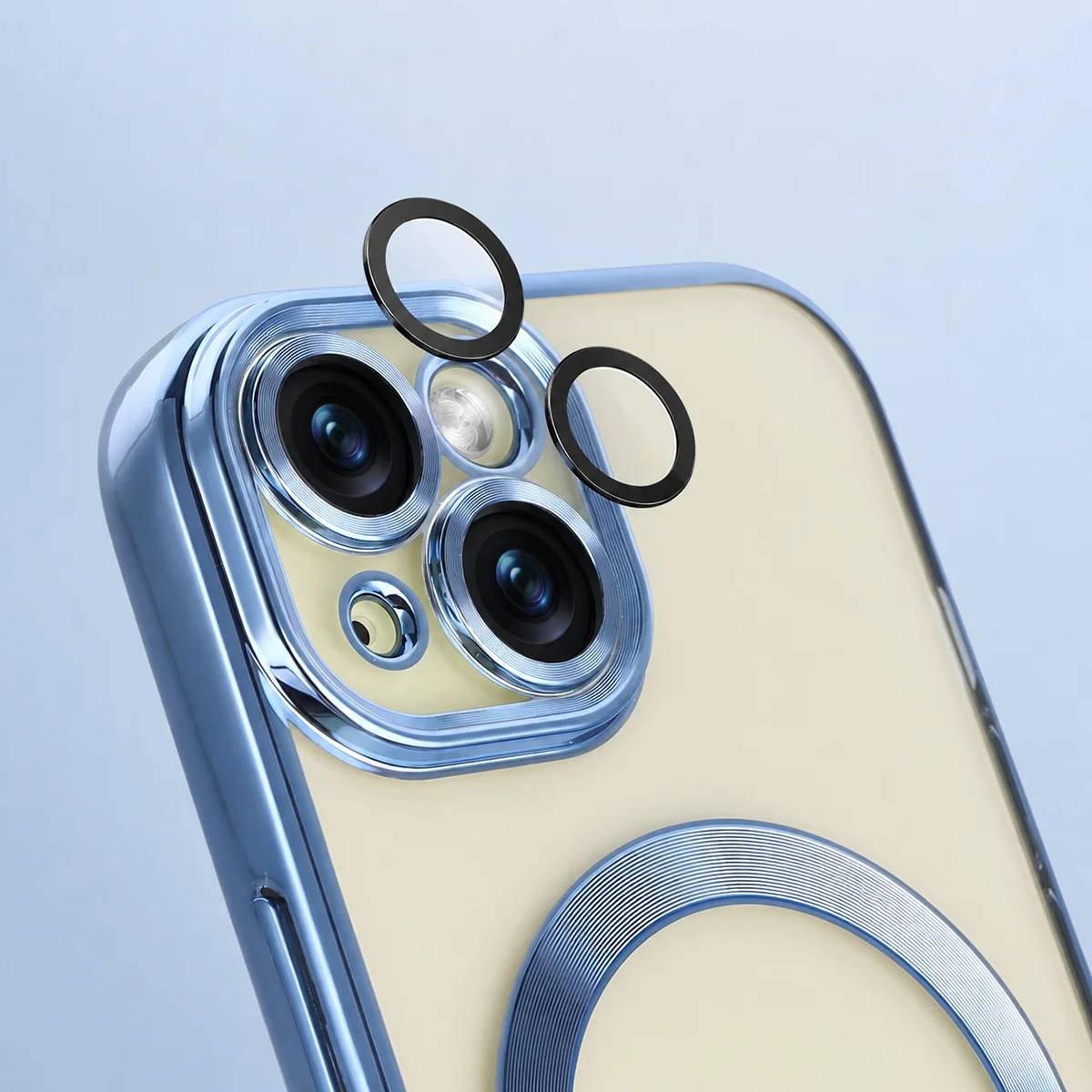 Zbliżenie na wbudowaną ochronę aparatu w Bizon Case GuardO do Apple iPhone 15