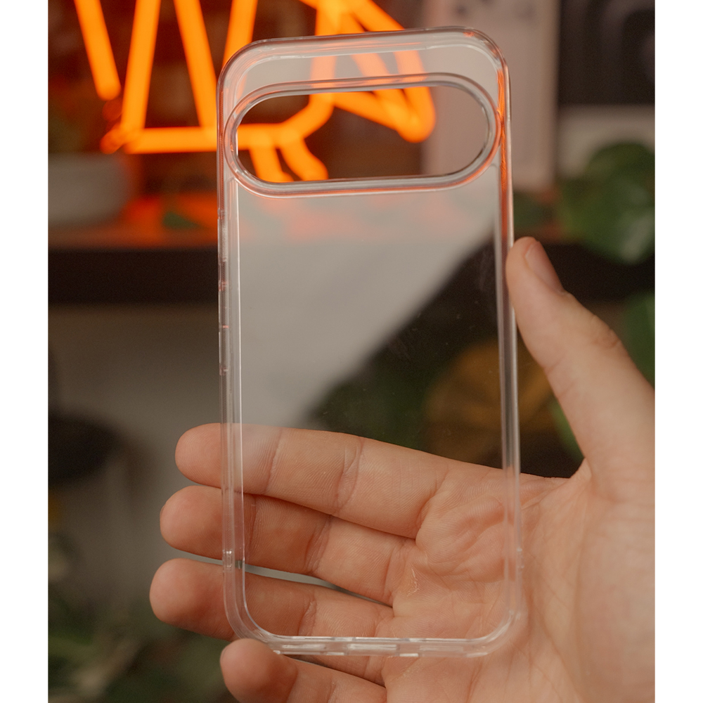 Etui przedstawiające obudowę Ringke Fusion na smartfona Pixel 11