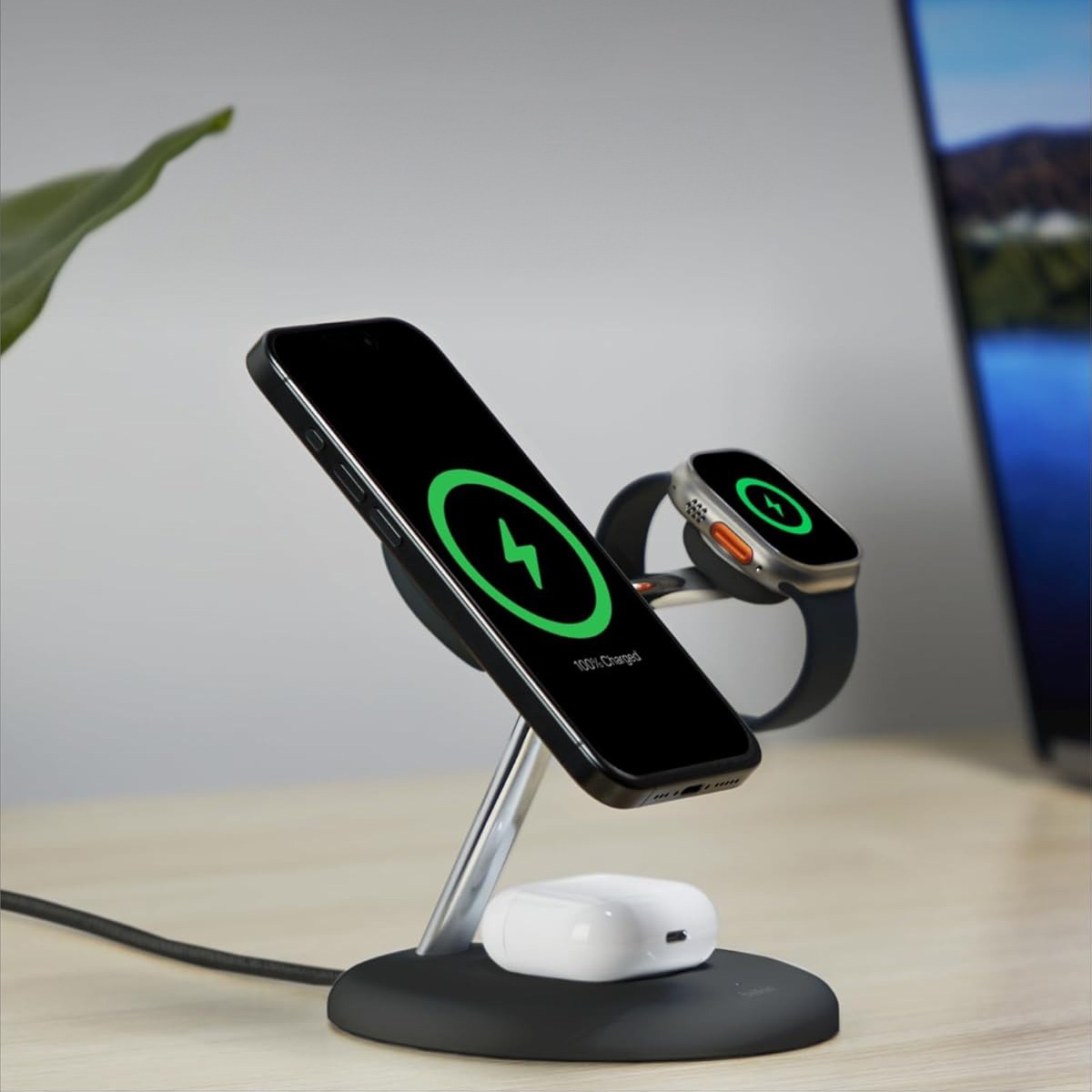 Ładowarka bezprzewodowa, indukcyjna Belkin Boost Charge Pro 3-in-1 Wireless Charger Qi2 MagSafe do Apple iPhone / AirPods / Watch + ładowarka ścienna, czarna