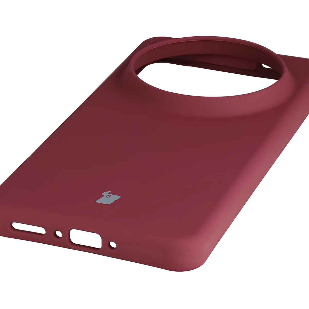 Zbliżenie na precyzyjne wycięcia i możliwość ładowania indukcyjnego w etui Bizon Soft Case do Vivo X300 Ultra