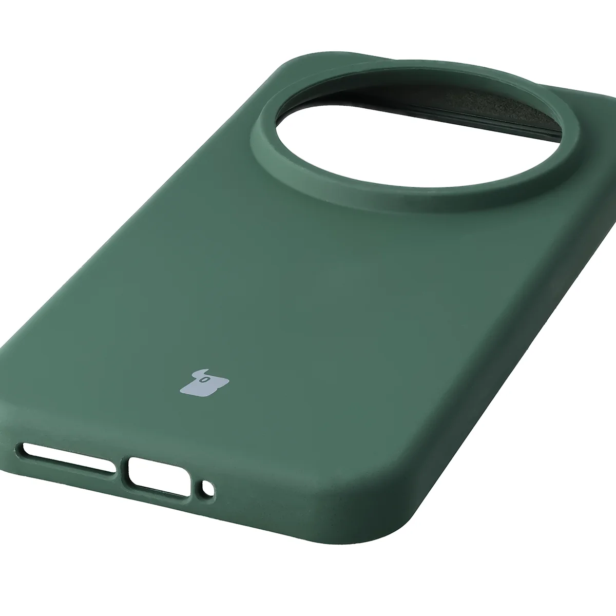 Zbliżenie na precyzyjne wycięcia i możliwość ładowania indukcyjnego w etui Bizon Soft Case do Xiaomi 17 Ultra