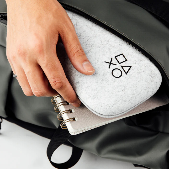 BackBone Carrying Case PlayStation Edition, wyprofilowane wnętrze dla pełnej ochrony, trwałe, biały