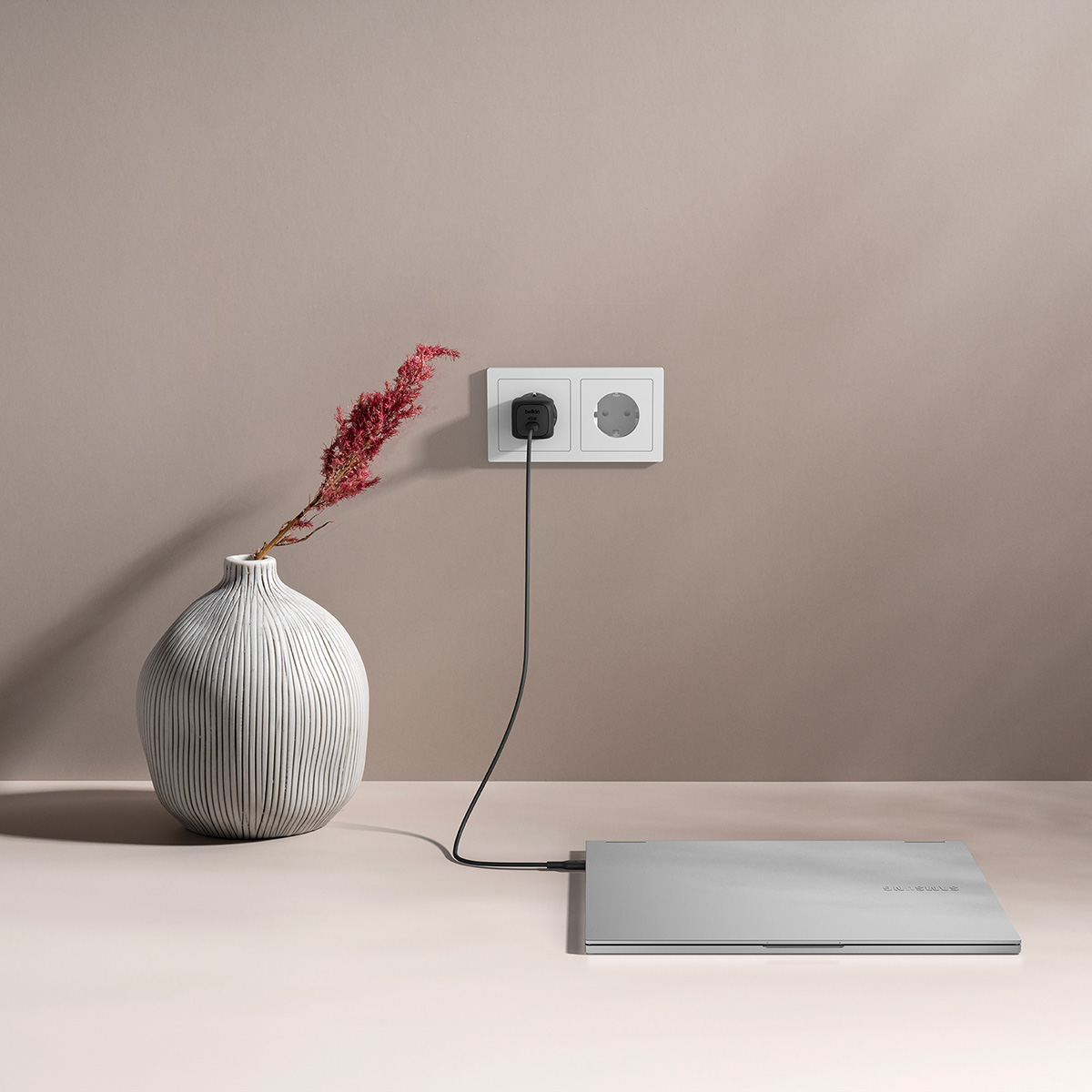 Ładowarka sieciowa Belkin Boost Charge Compact USB-C Wall Charger 45W, USB-C PD3.1, czarna