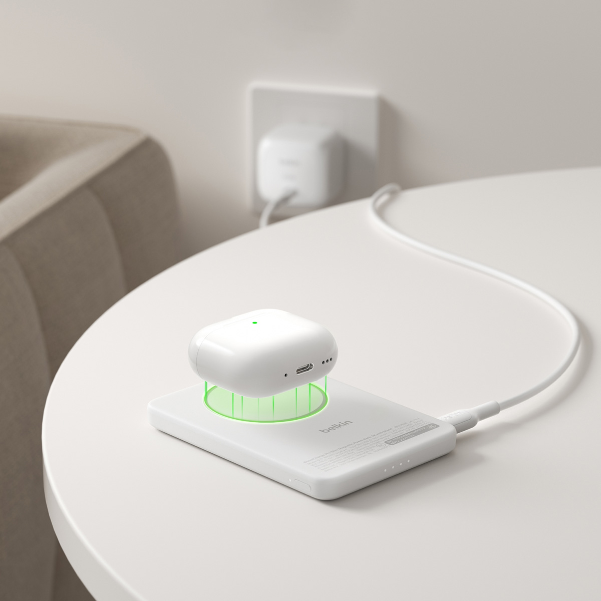 Oryginalna bateria Belkin Boost Charge Slim Magnetic Power Bank 5K + Stand 5000mAh Qi2 15W dla serii iPhone z MagSafe, biała
