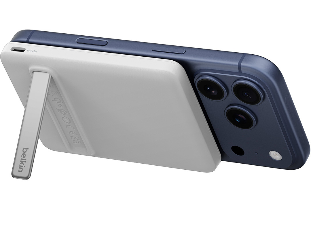 Oryginalna bateria Belkin Boost Charge Slim Magnetic Power Bank 5K + Stand 5000mAh Qi2 15W dla serii iPhone z MagSafe, biała