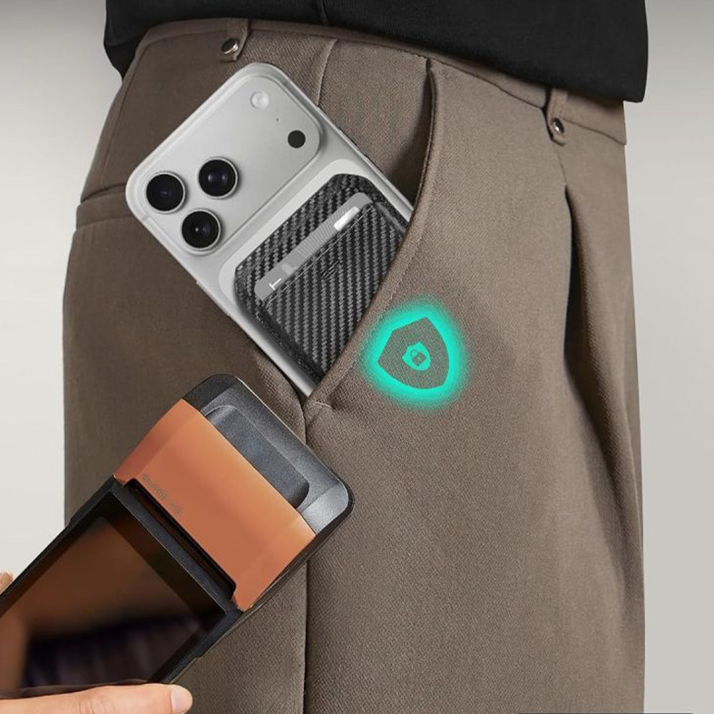 Portfel na karty z podstawką i blokadą RFID ESR Magnetic Wallet Stand do MagSafe, czarny karbonowy