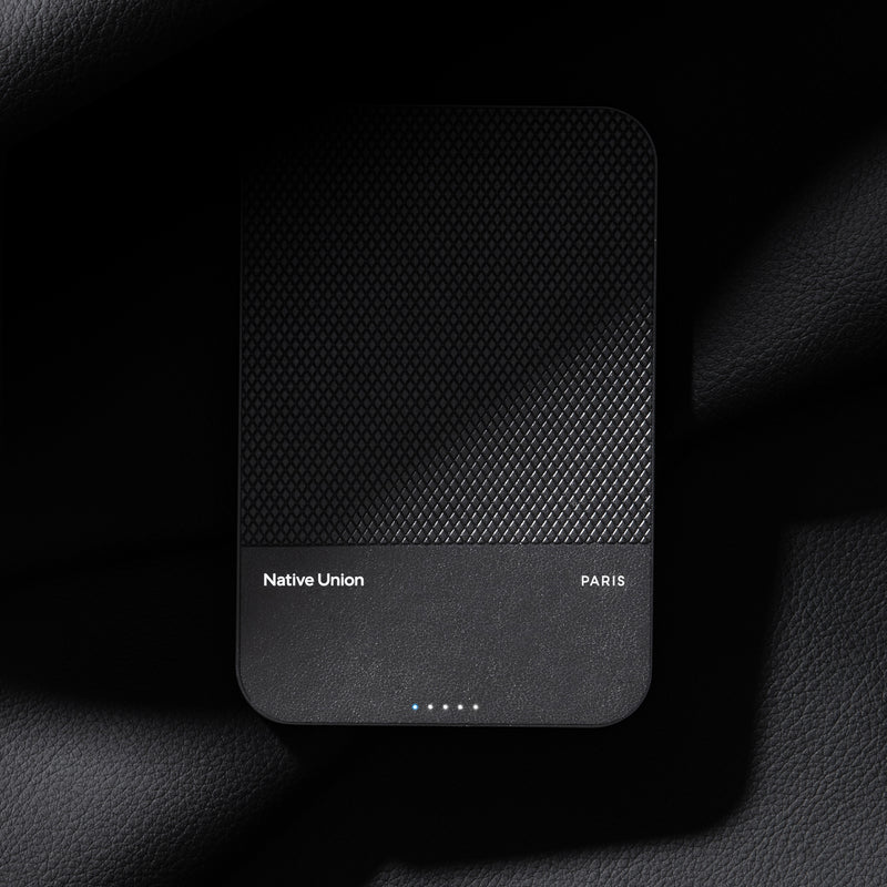 Smukły design Power Bank Native Union (Re)Classic Magnetic 5000 mAh