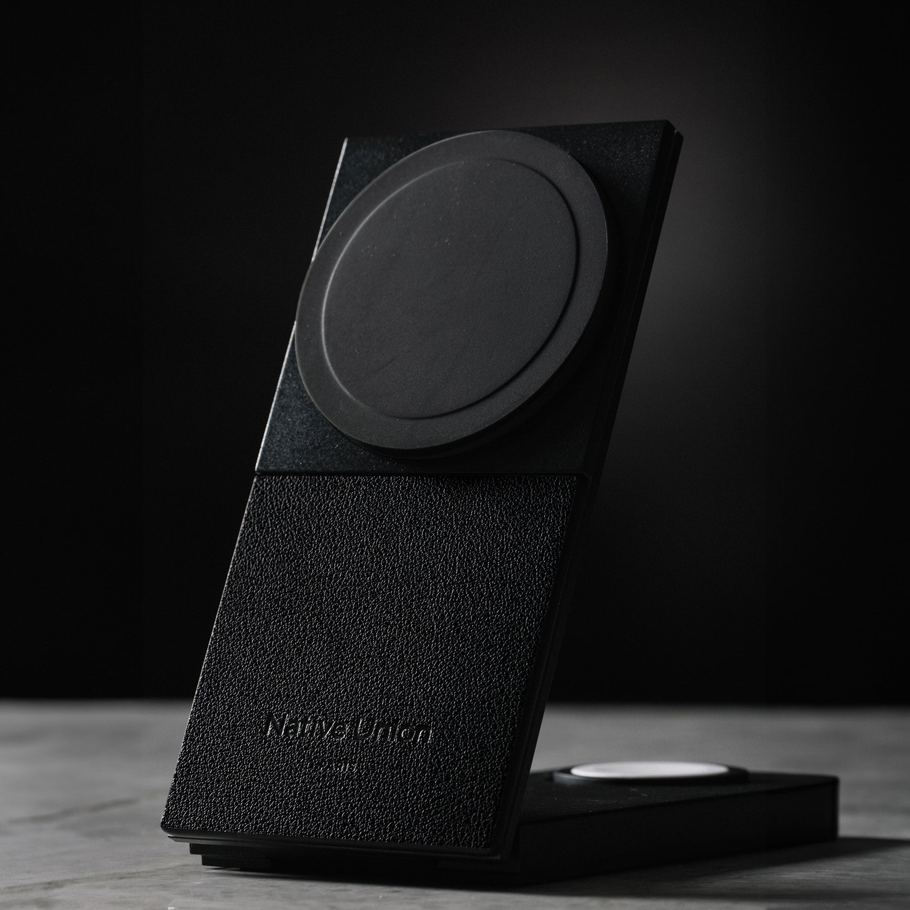 Rise 3-in-1 Magnetic Wireless Charger czarna nowoczesny design