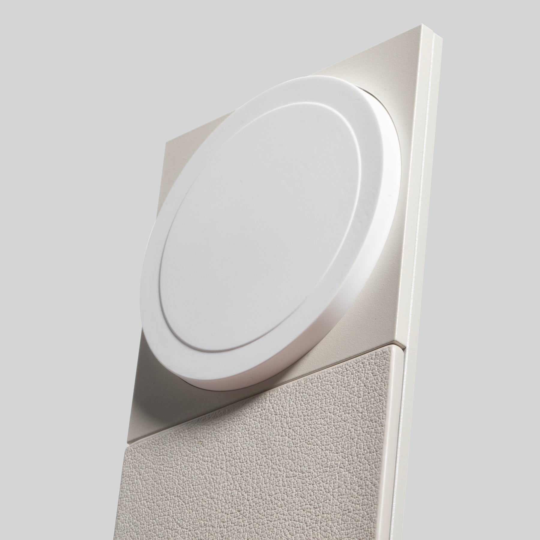 Rise 3-in-1 Magnetic Wireless Charger nowoczesny design