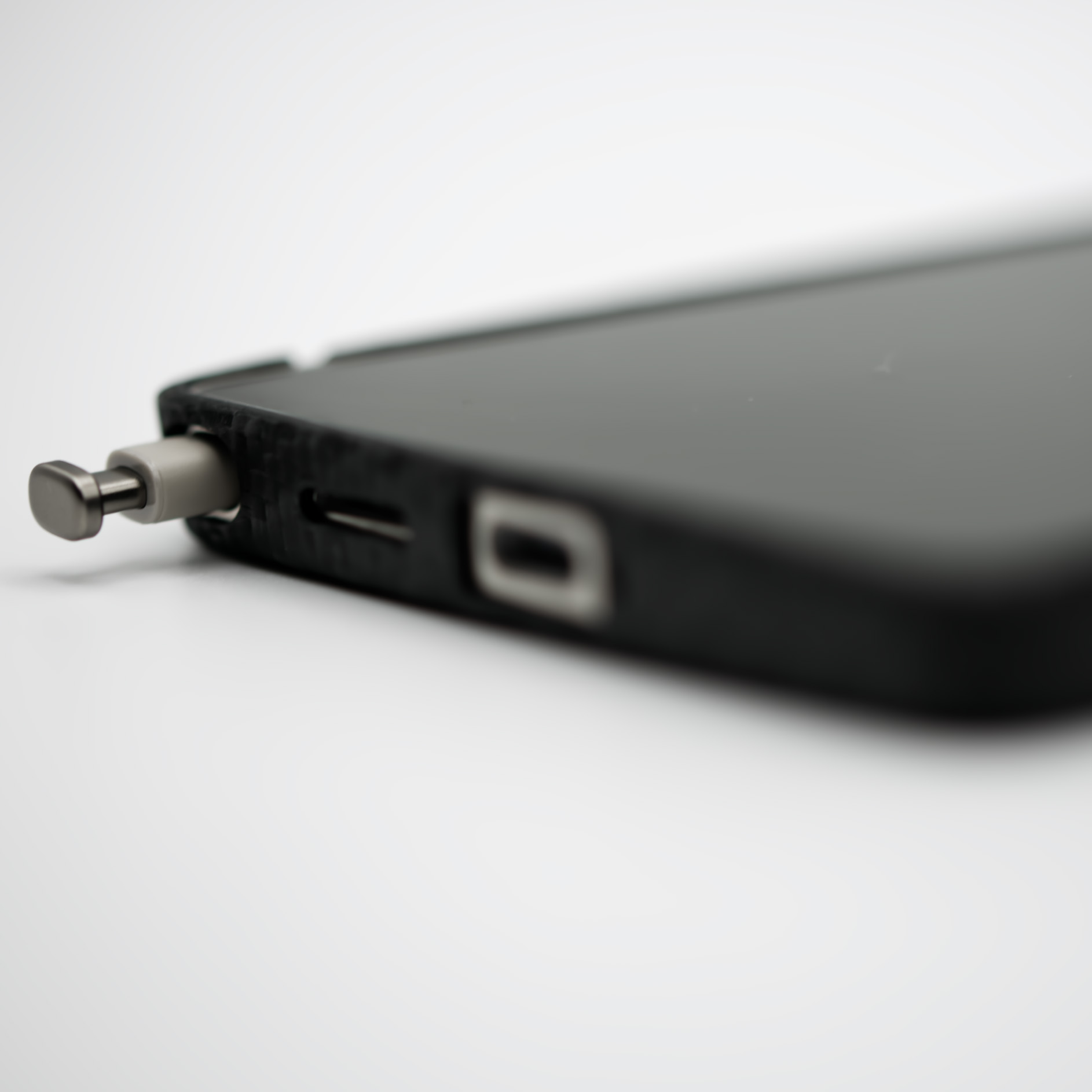 Karbonowe etui Nevox CarbonSeries Magnet Series wykonane z włókien węglowych i aramidowych dla Samsung Galaxy S26 Ultra, czarne