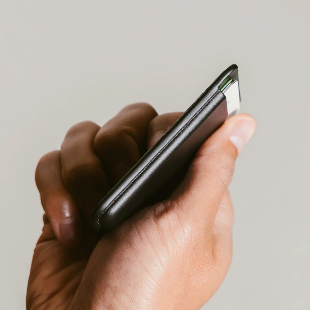 Nomad Leather Mag Wallet, wydajna bateria minimalistyczny styl, łatwość użytkowania, czarny