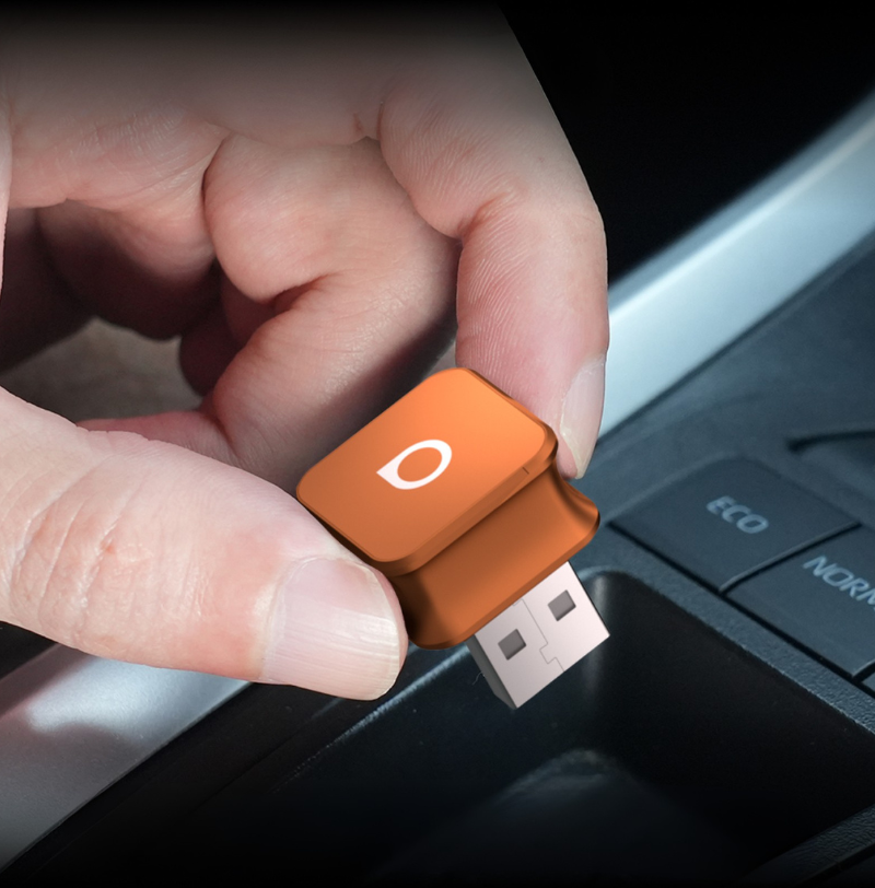Wtyczka USB pod kątem 90 stopni w adapterze Ottocast Mini Cube 3.0
