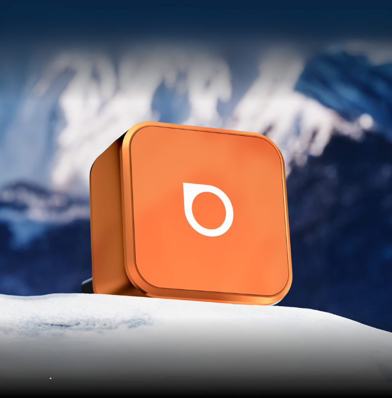 Adapter Ottocast Mini Cube na smartfonie – bezprzewodowe połączenie z CarPlay i Android Auto