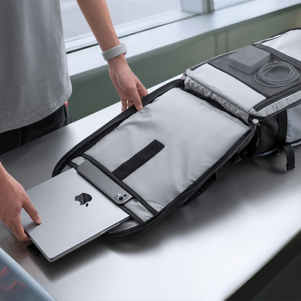 Plecak podróżny z miejscem na laptopa Tech-Protect Defender S70 Travel Laptop, szary