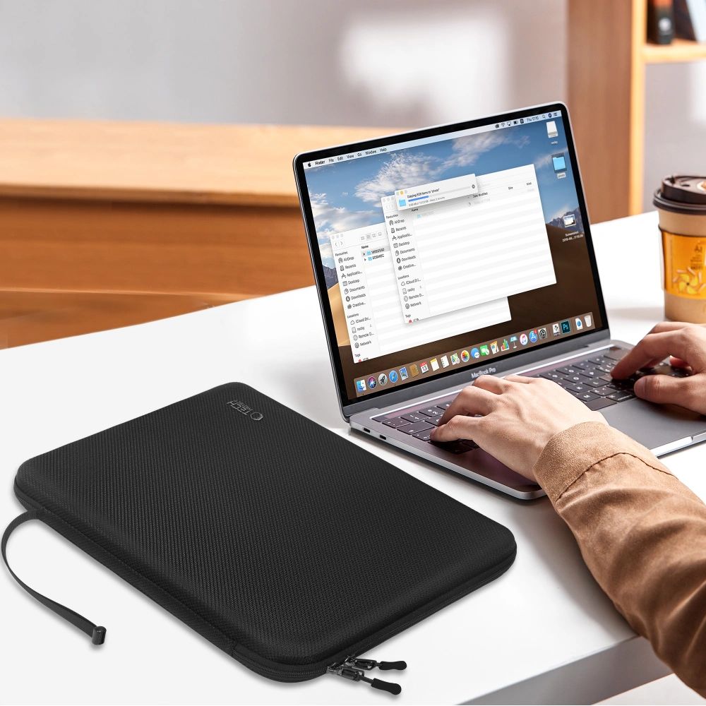 Uniwersalne etui na laptopa 15