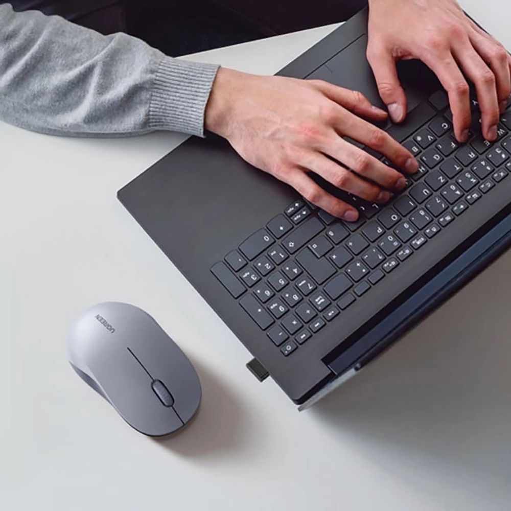 Ugreen M331, cicha bezprzewodowa mysz ma baterię AA, szara