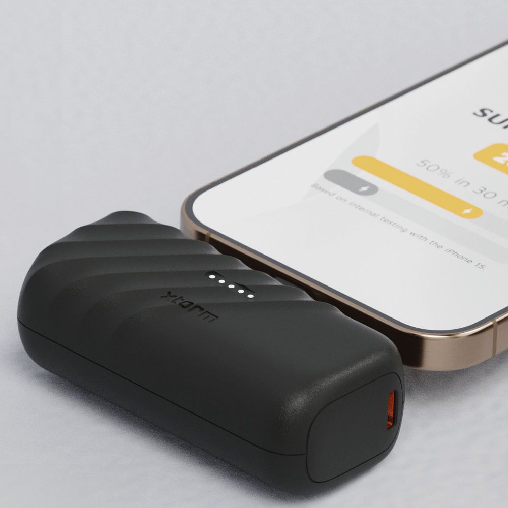 Powerbank kompaktowy + kabel Xtorm Go2 PowerShot 5000 mAh, USB-C PD 20W, czarny. Szybkie ładowanie z Power Delivery.