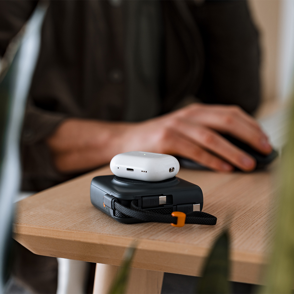 Xtorm Travel Charger, kompatybilna ładowarka równoczesna uniwersalna wydajna mobilna, szara