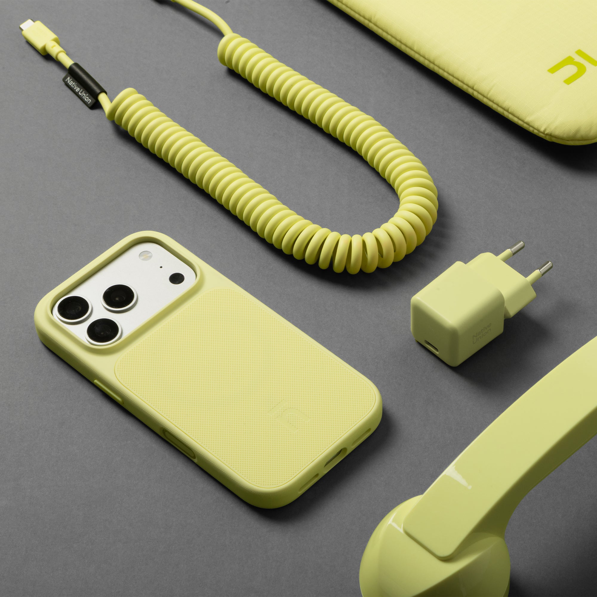 Przycisk Camera Control w etui Native Union Neo Case