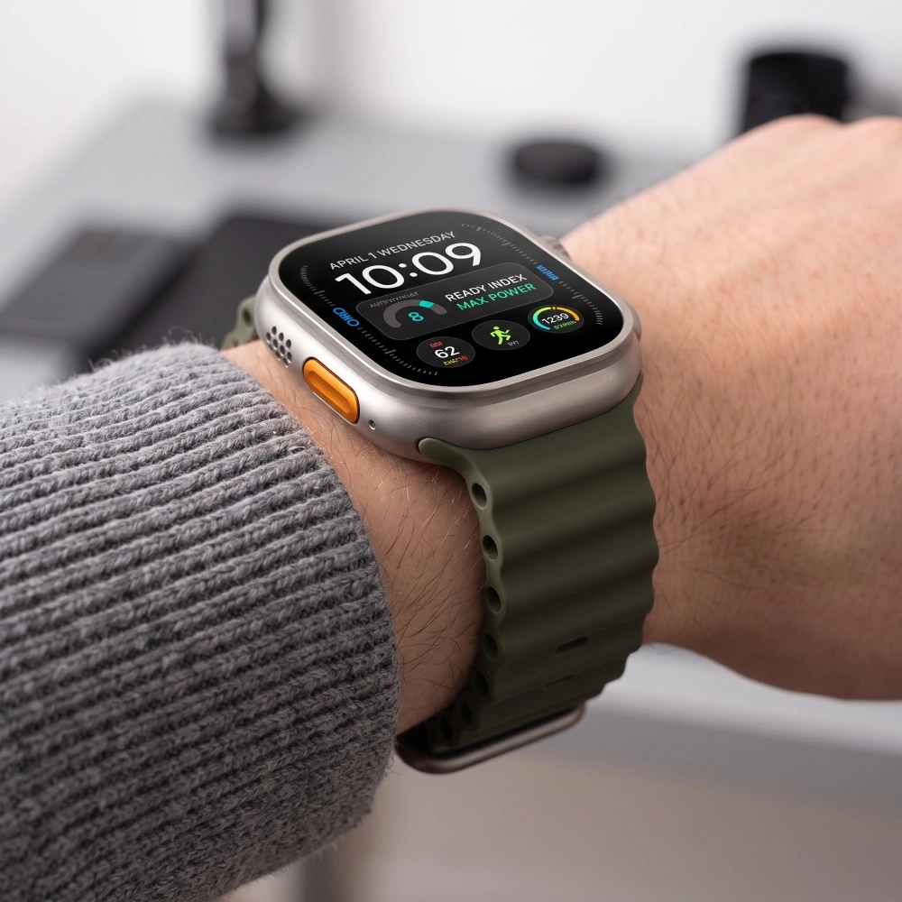 Pasek marki Tech-Protect z serii Iconband Pro dla Apple Watch SE 2024 44mm / 2022 44mm / 2020 44mm, Apple Watch Ultra 4 49mm / 3 49mm / 2 49mm / 1 49mm, Apple Watch Series 12 46mm / 11 46mm / 10 46mm / 9 45mm / 8 45mm / 7 45mm / 6 44mm / 5 44mm / 4 44mm / 3 42mm / 2 42mm / 1 42mm / 0 42mm, Military Green (zielony)