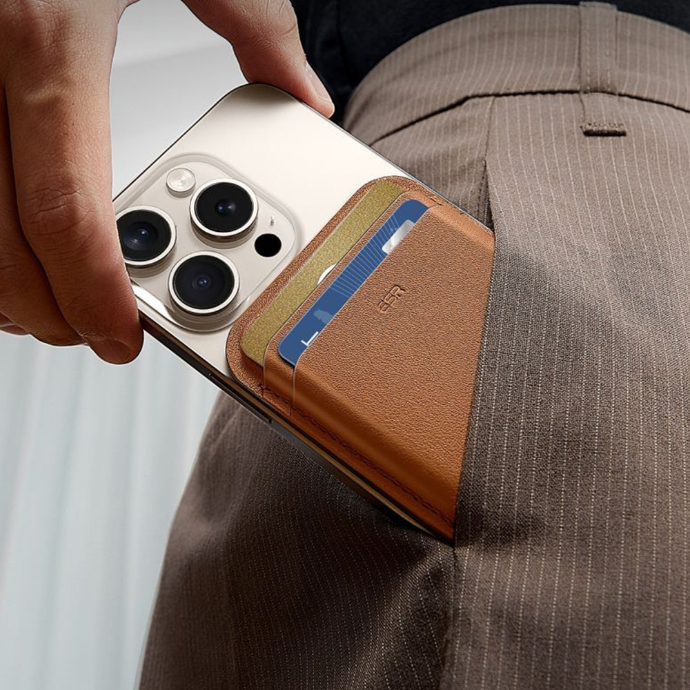 Portfel na karty z blokadą RFID ESR Magnetic Wallet do MagSafe, Carmel Brown (brązowy)